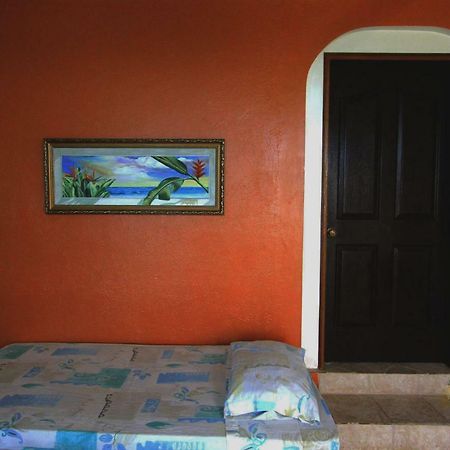 Casa Del Mar Beach Resort San Remigio  Esterno foto