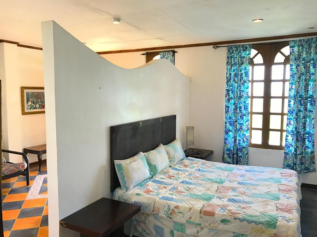 Casa Del Mar Beach Resort San Remigio  Esterno foto