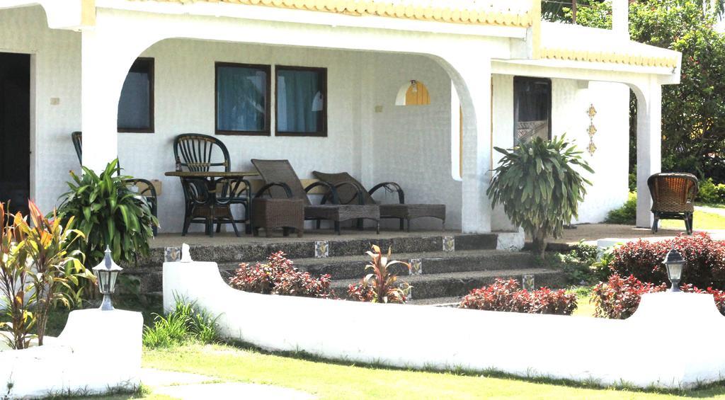 Casa Del Mar Beach Resort San Remigio  Esterno foto